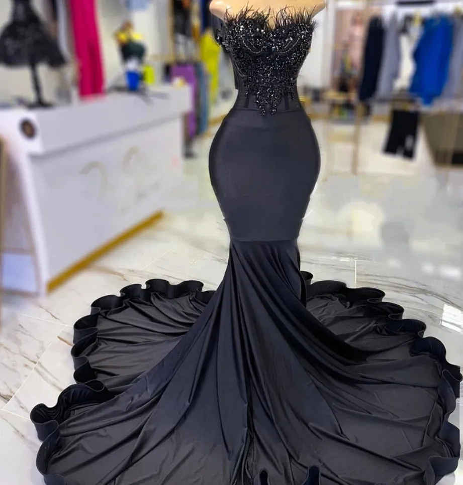 Elegant Strapless Long Prom Dress For Black Girls 2023 Beaded Crystal Birthday Party Dresses Feathers Evening Gowns Mermaid Lace