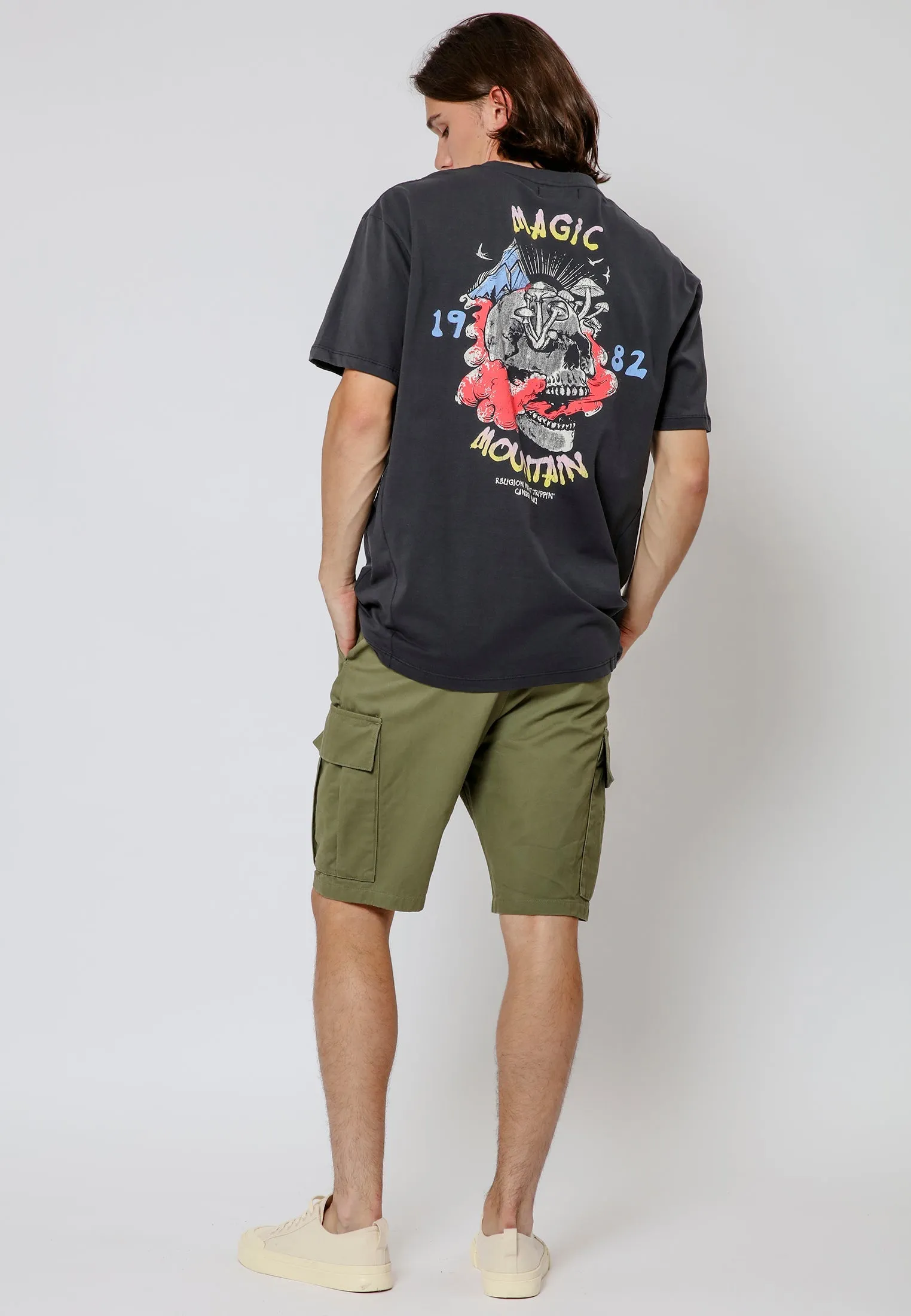 MAGIC MOUNTAIN T-SHIRT WASHED BLACK